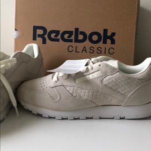 Reebok classic leather woven shoe